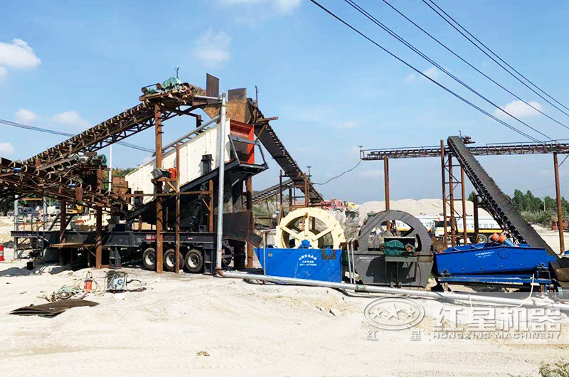 碎石洗砂一體機(jī)工作現(xiàn)場(chǎng) 碎石洗砂一體機(jī)工作現(xiàn)場(chǎng)