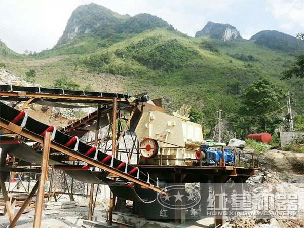 鵝卵石制砂/沙生產(chǎn)線現(xiàn)場(chǎng)1 鵝卵石制砂/沙生產(chǎn)線現(xiàn)場(chǎng)1