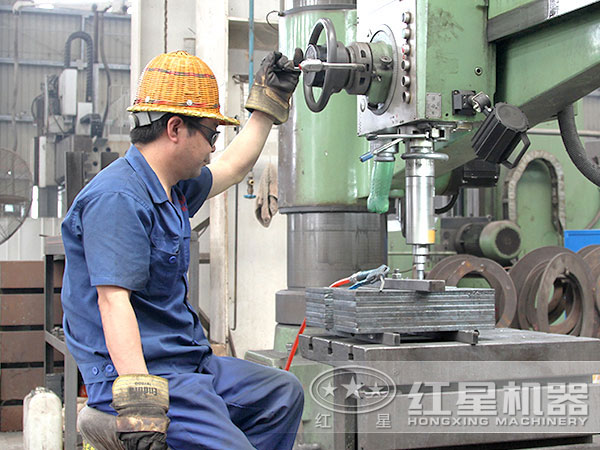 破碎機(jī)加工現(xiàn)場 破碎機(jī)加工現(xiàn)場