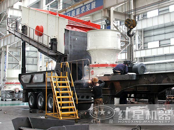 輪胎式移動(dòng)破碎車:配圓錐破 輪胎式移動(dòng)破碎車:配圓錐破