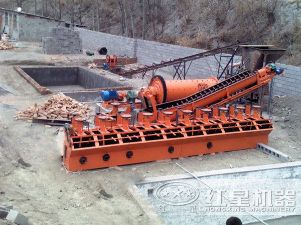 黑錳礦浮選機(jī)工作現(xiàn)場 黑錳礦浮選機(jī)工作現(xiàn)場