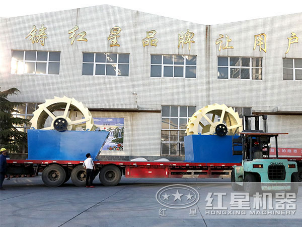 風(fēng)化砂洗砂機整裝待發(fā)貨 風(fēng)化砂洗砂機整裝待發(fā)貨