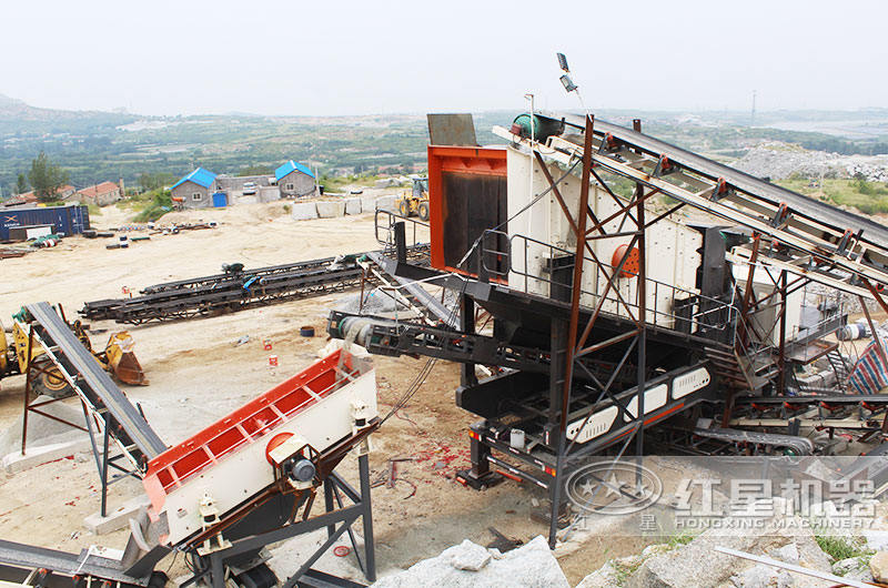 擔(dān)當(dāng)整個(gè)破碎制砂流程的車載移動(dòng)打砂機(jī) 擔(dān)當(dāng)整個(gè)破碎制砂流程的車載移動(dòng)打砂機(jī)