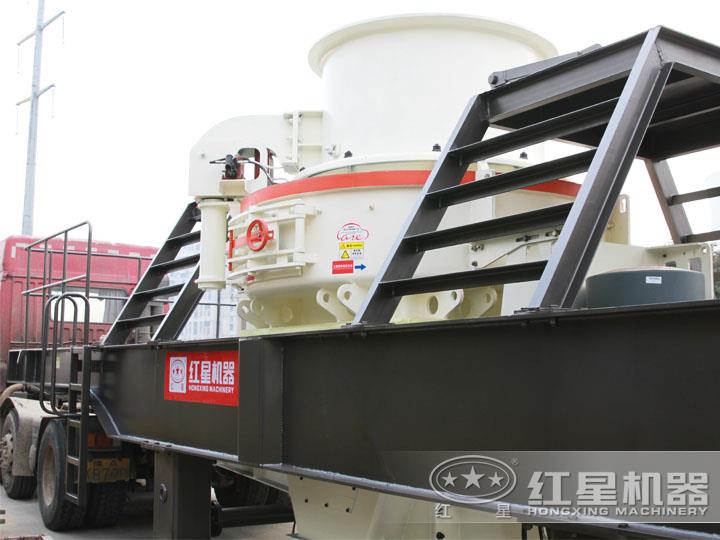 HVI沖擊式移動(dòng)破碎站，產(chǎn)量70-585t/h，稀油自潤(rùn)滑