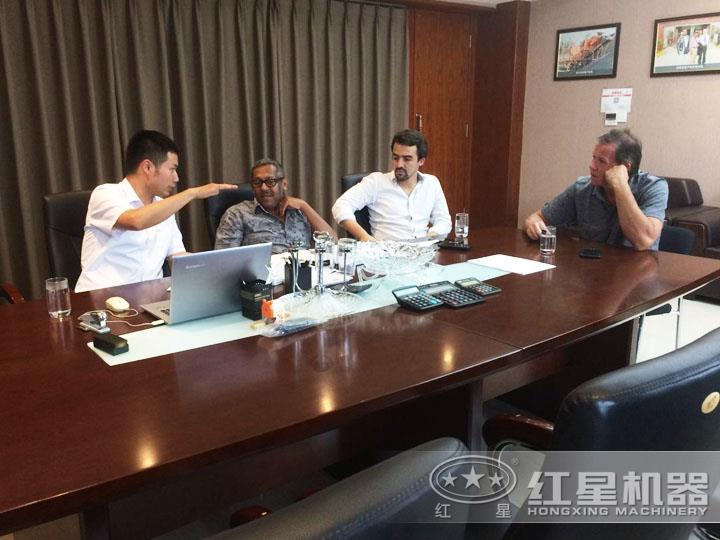 紅星與國外客戶商談價格，達成合作協議