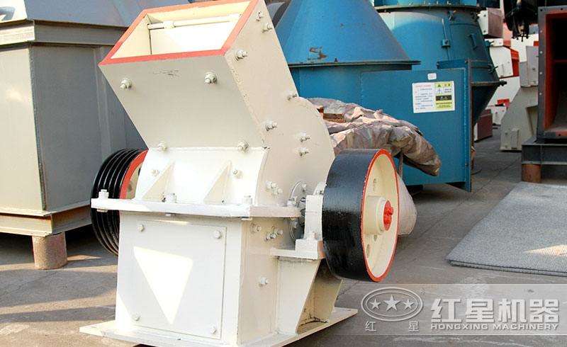 小型錘式破碎機，體積小，易移動