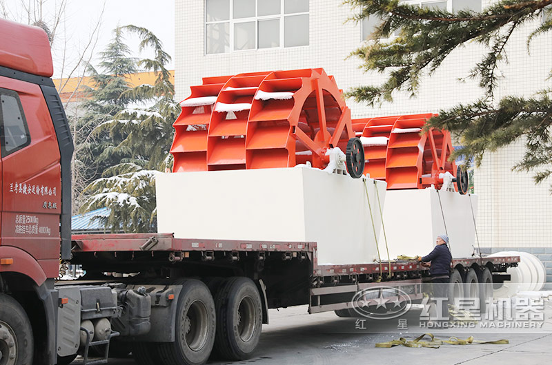 時(shí)產(chǎn)200-300噸水洗砂生產(chǎn)線(xiàn)發(fā)貨了,發(fā)貨周期在一周之內(nèi),早投產(chǎn)早盈利