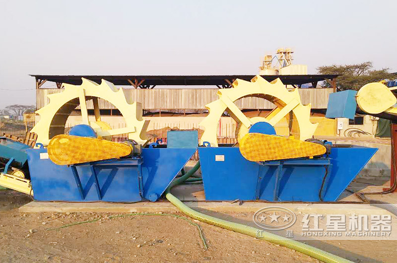 時(shí)產(chǎn)200-300噸水洗砂生產(chǎn)線(xiàn)作業(yè)現(xiàn)場(chǎng),可隨時(shí)就近參觀(guān)了解