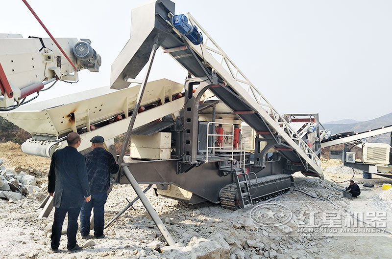 河北青石移動破碎生產(chǎn)線現(xiàn)場實(shí)拍2 河北青石移動破碎生產(chǎn)線現(xiàn)場實(shí)拍2