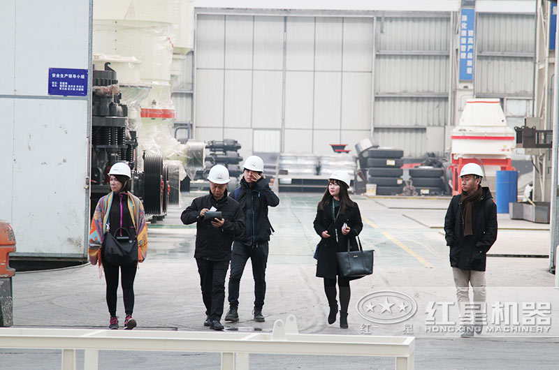 規(guī)模化設(shè)備廠房,提供立式復(fù)合破碎機(jī)免費咨詢 規(guī)模化設(shè)備廠房,提供立式復(fù)合破碎機(jī)免費咨詢