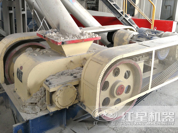 對輥式破碎機作業現場圖 對輥式破碎機作業現場圖