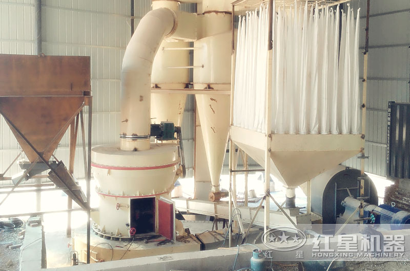 白云石雷蒙磨粉機(jī)作業(yè)現(xiàn)場(chǎng)圖 白云石雷蒙磨粉機(jī)作業(yè)現(xiàn)場(chǎng)圖