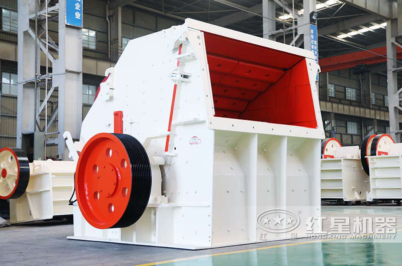 大型反擊式破碎機(jī)圖片 大型反擊式破碎機(jī)圖片