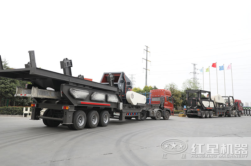 青石移動破碎站發(fā)貨現(xiàn)場圖片 青石移動破碎站發(fā)貨現(xiàn)場圖片