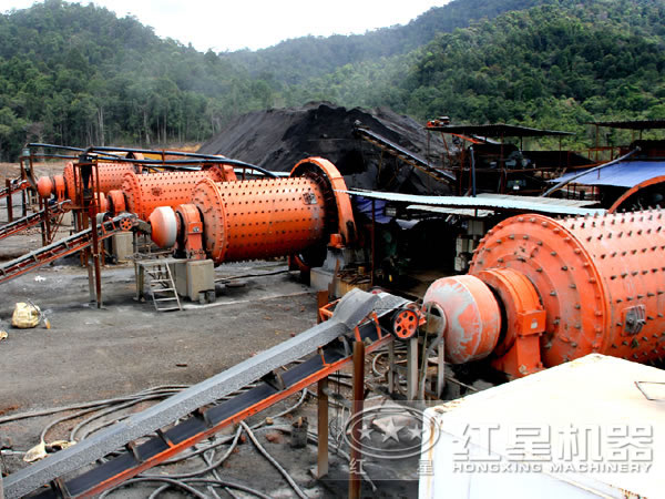 粉煤灰球磨機作業(yè)現(xiàn)場圖片 粉煤灰球磨機作業(yè)現(xiàn)場圖片