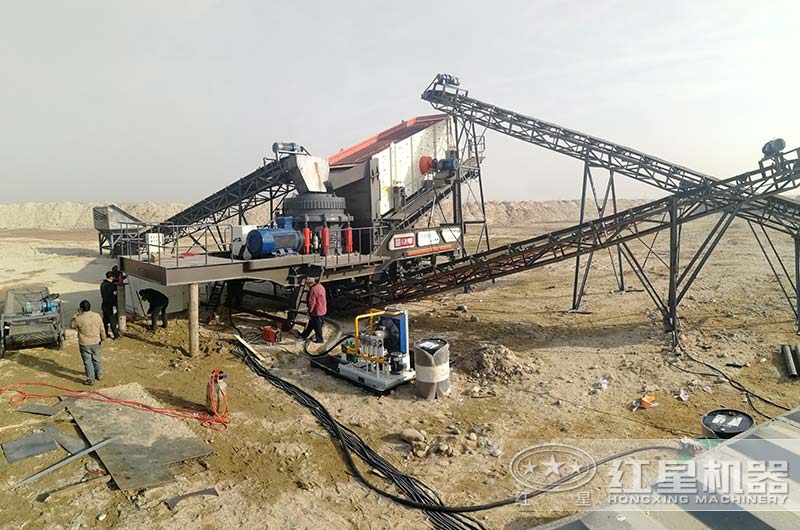 小型移動(dòng)石頭粉碎機(jī)工作現(xiàn)場(chǎng)圖片 小型移動(dòng)石頭粉碎機(jī)工作現(xiàn)場(chǎng)圖片