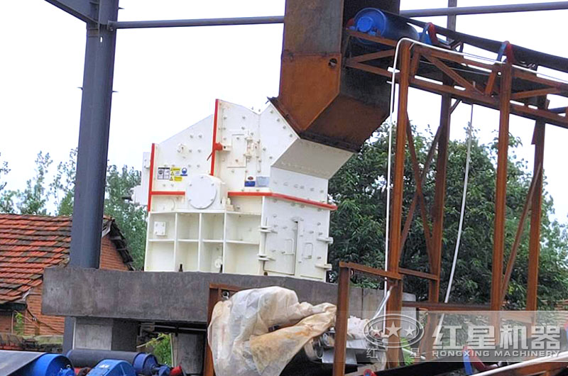 第三代制砂機(jī)生產(chǎn)現(xiàn)場實拍圖 第三代制砂機(jī)生產(chǎn)現(xiàn)場實拍圖