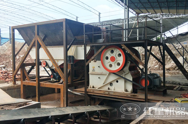 石塊打碎機工作現場實拍圖片 石塊打碎機工作現場實拍圖片