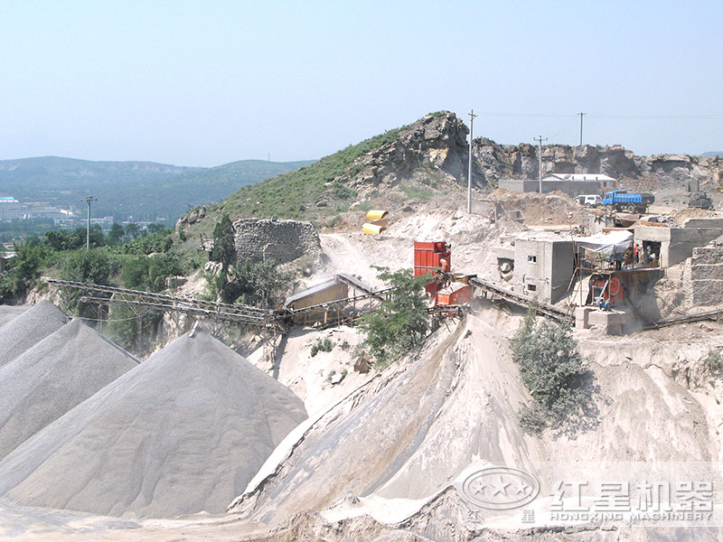 機制砂生產(chǎn)現(xiàn)場 機制砂生產(chǎn)現(xiàn)場