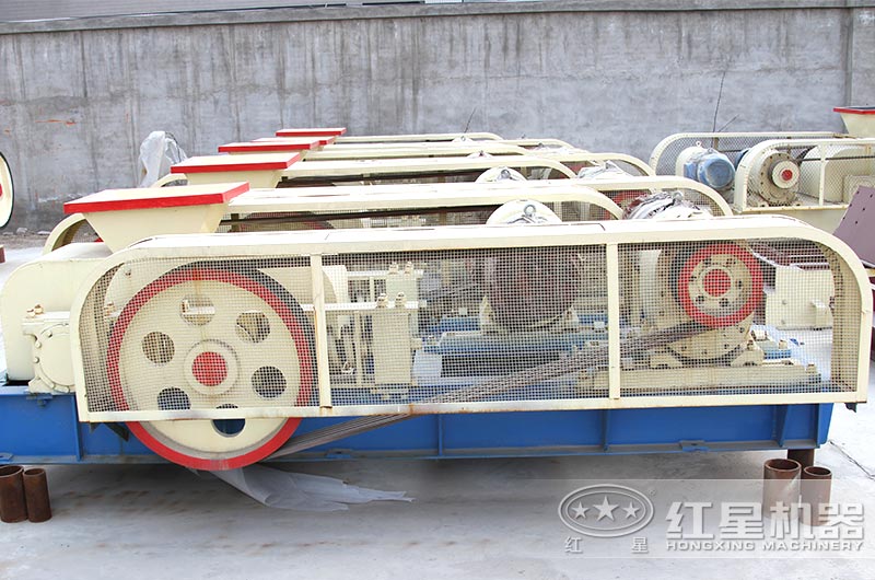 對(duì)輥式破碎機(jī) 對(duì)輥式破碎機(jī)