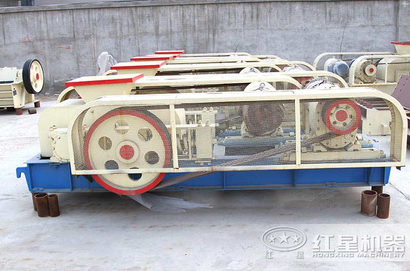對輥式破碎機(jī) 對輥式破碎機(jī)