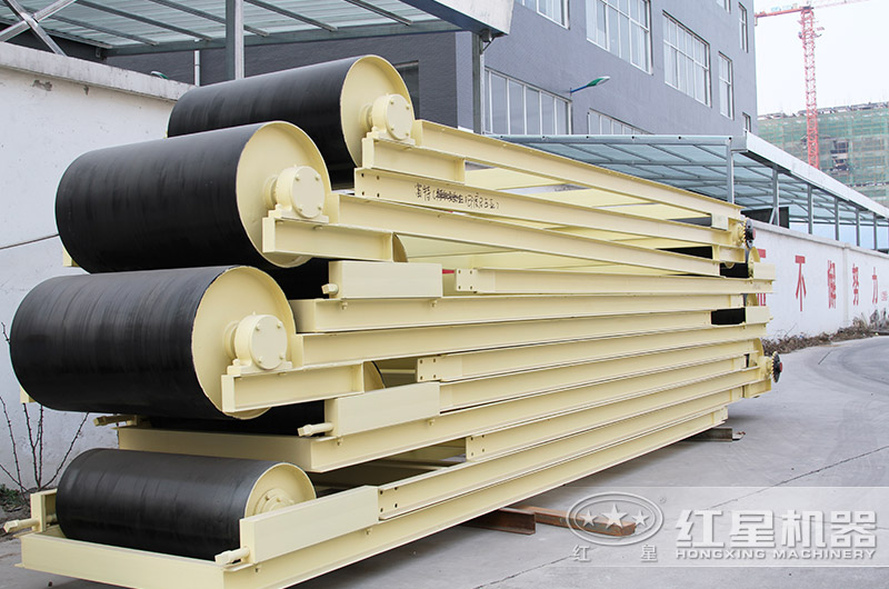 紅星帶式輸送機廠區(qū) 紅星帶式輸送機廠區(qū)