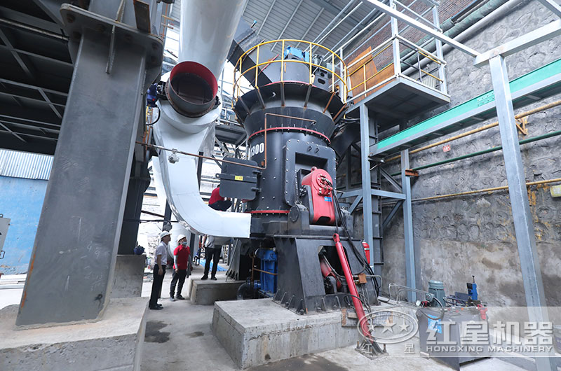 立磨機制粉加工現(xiàn)場 立磨機制粉加工現(xiàn)場