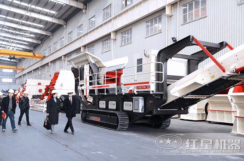 客戶來廠考察履帶破碎機 客戶來廠考察履帶破碎機