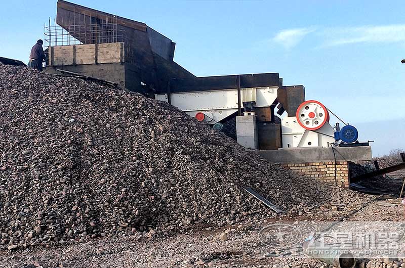 石油焦破碎加工現(xiàn)場(chǎng) 石油焦破碎加工現(xiàn)場(chǎng)