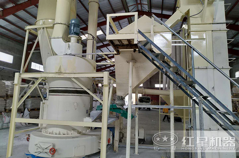 紅星雷蒙磨粉機(jī)制粉加工客戶現(xiàn)場實(shí)拍