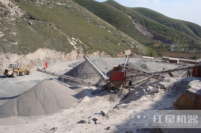 隧道洞渣加工碎石現(xiàn)場(chǎng) 隧道洞渣加工碎石現(xiàn)場(chǎng)