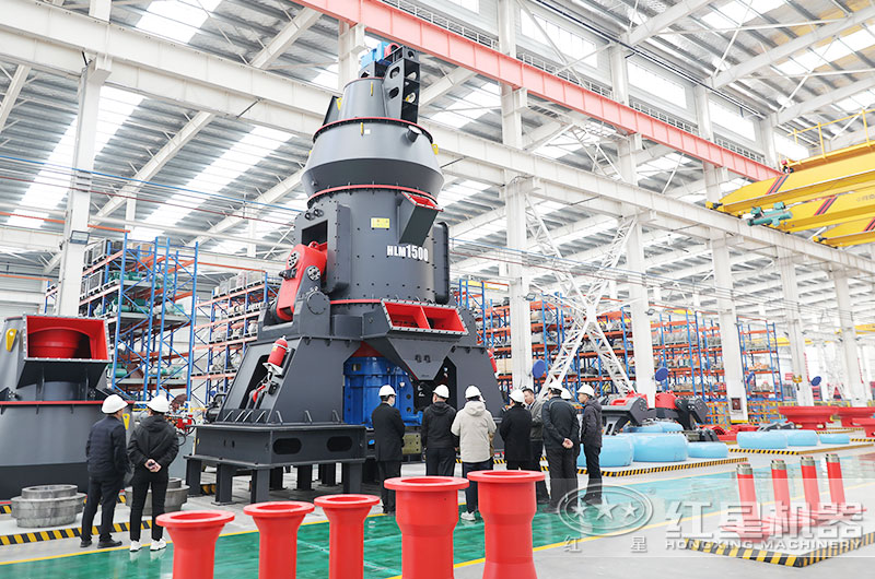 客戶來廠考察磨粉機設備 客戶來廠考察磨粉機設備